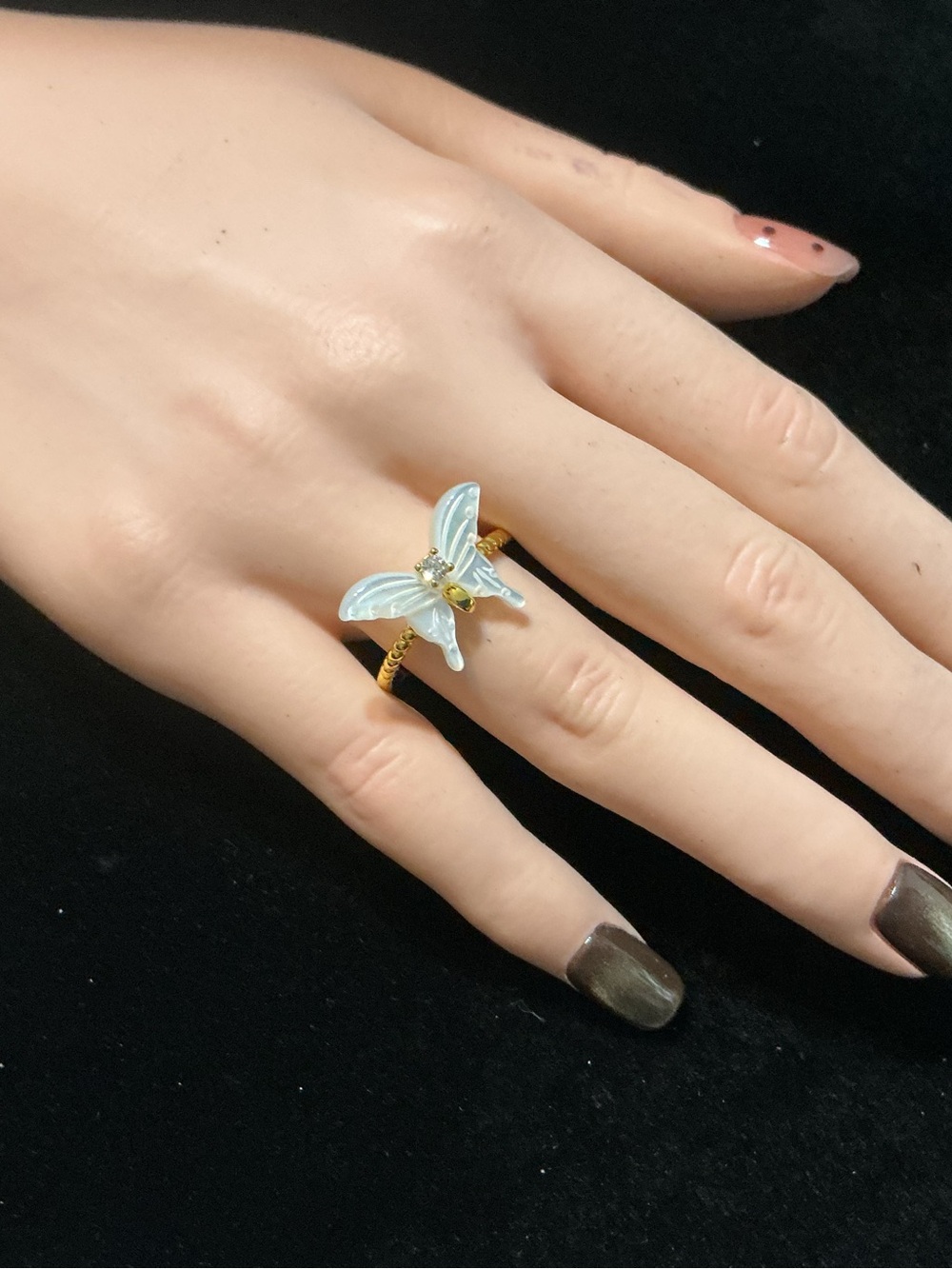 Adjust. Butterfly Shell Ring